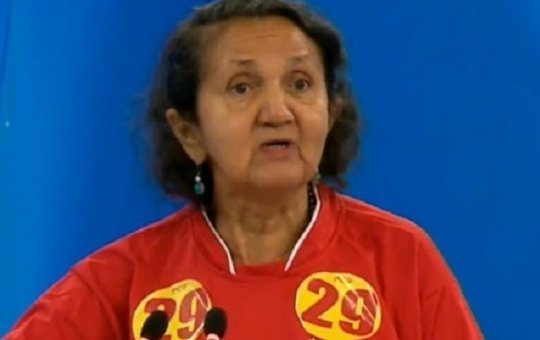 “Não vote em mim”: candidata ironiza regra eleitoral durante entrevista