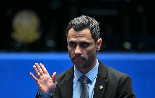 Cleitinho não registra candidatura e rebate rumores de desistência em Minas