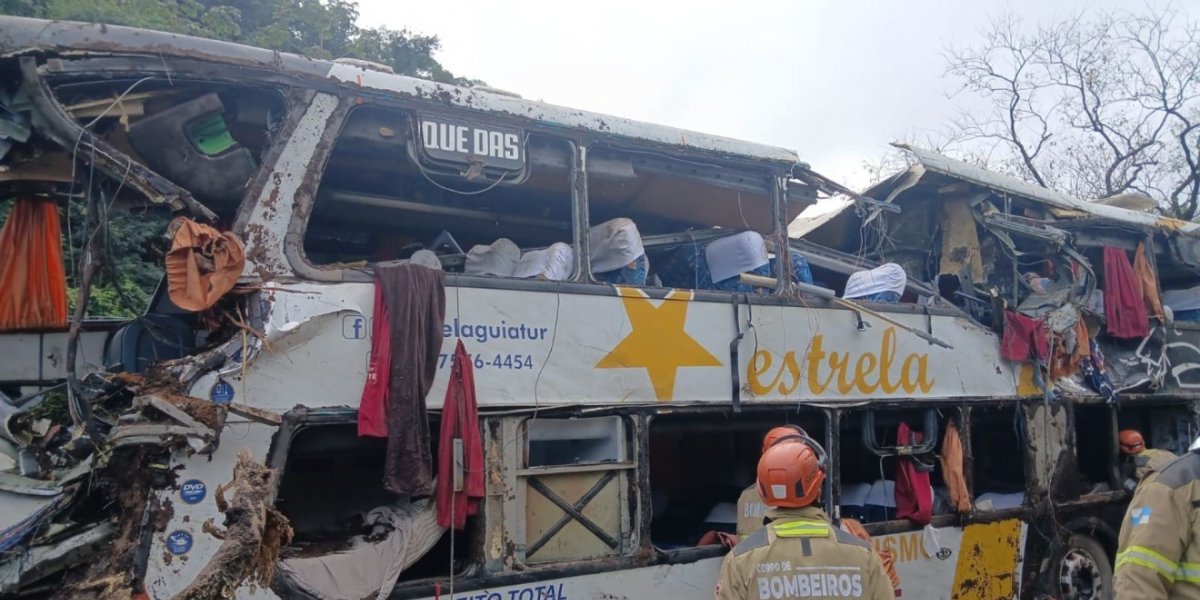 Acidente com ônibus deixa ao menos 10 mortos e 40 feridos em Petrópolis, no Rio de Janeiro