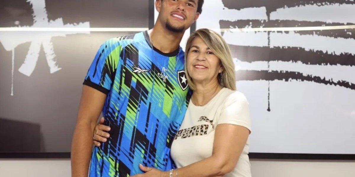 Bruninho Samúdio pede votos para a avó, Sônia Samúdio, candidata a deputada estadual