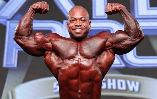 Fisiculturista ex-top 10 do Mr. Olympia morre aos 40 anos após competição nos EUA