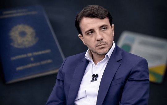 Renan Santos defende modelo MEI para geração de empregos e critica Justiça do Trabalho