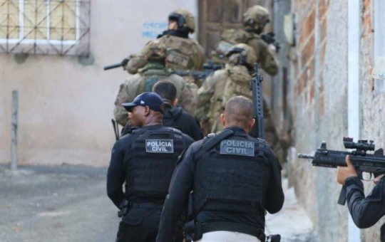 Jerônimo estabelece meta de reduzir homicídios e outros crimes violentos em 6% na Bahia