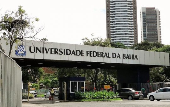 Faculdade da UFBA proíbe uso de minissaias, shorts curtos, cropped e bonés em seus ambientes