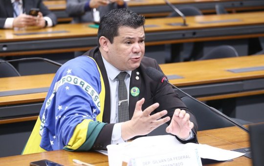 STF torna réu deputado que desejou morte de Lula durante sessão na Câmara