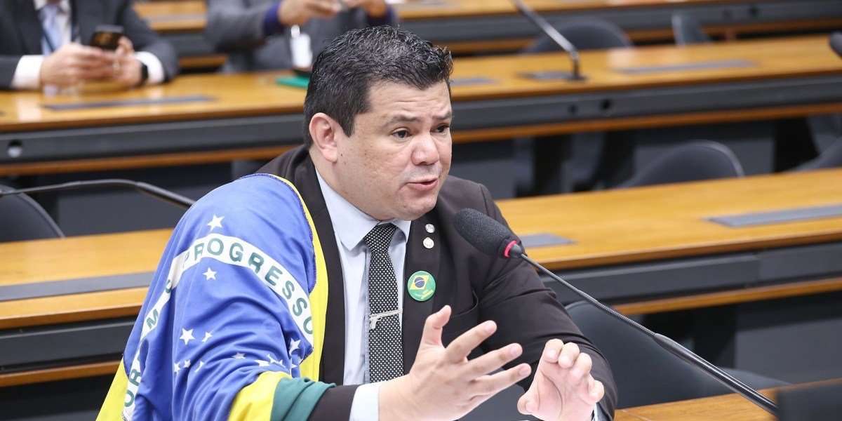 STF torna réu deputado que desejou morte de Lula durante sessão na Câmara