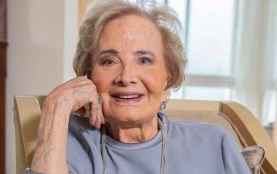 Morre Glória Menezes, uma das grandes atrizes da televisão e do teatro brasileiro, aos 91 anos