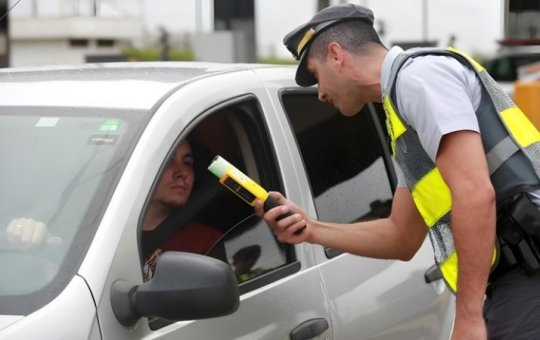  Lei Seca ganha novas regras e motoristas poderão ser testados para uso de drogas