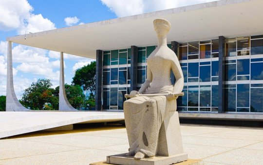 STF forma maioria para ampliar proteção da Lei Maria da Penha