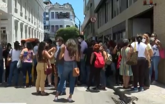Servidores Municipais realizam manifestação no Centro de Salvador