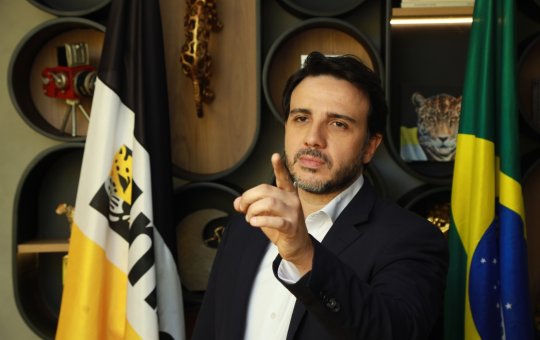 Renan Santos critica volta do diploma para jornalistas: “Não precisa”