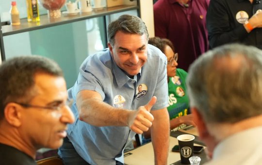 Flávio Bolsonaro determina prazo até dezembro para facções deixarem o território brasileiro