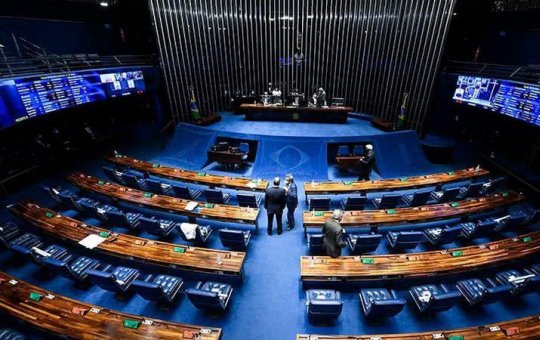 PEC que acaba com escala 6x1 deve ser votada no Senado após eleições