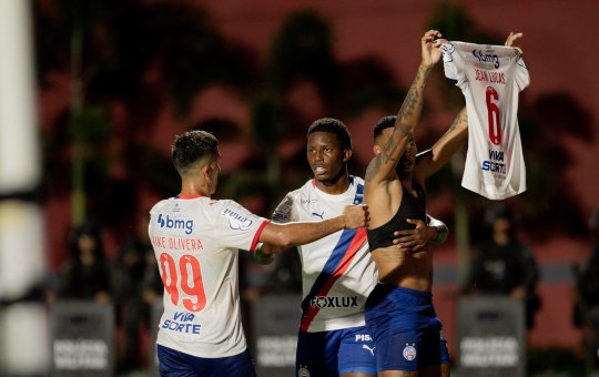 Com gols de Alejo Véliz e Jean Lucas Bahia vence o último clássico Ba-Vi de 2026