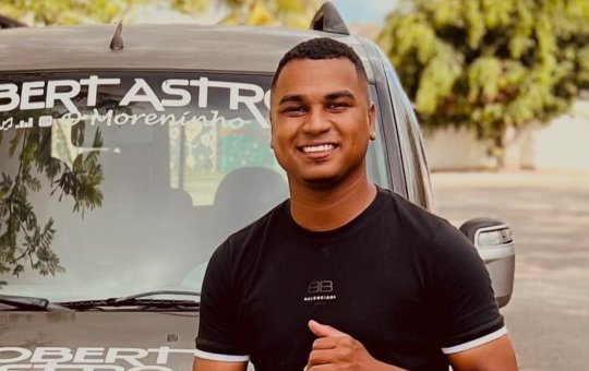 Cantor de 25 anos tem as duas pernas amputadas após ser atingido por caminhonete na Bahia