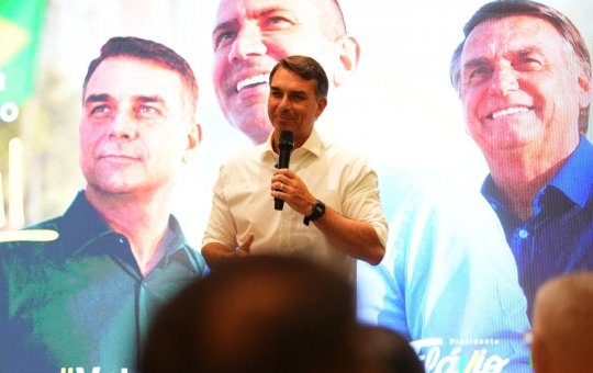 Flávio pede votos de eleitores de Zema, Caiado e Renan no 1º turno: “O Brasil não suporta mais quatro anos do PT”