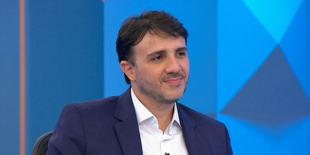 Renan Santos defende que Brasil desenvolva bomba atômica para ampliar soberania militar