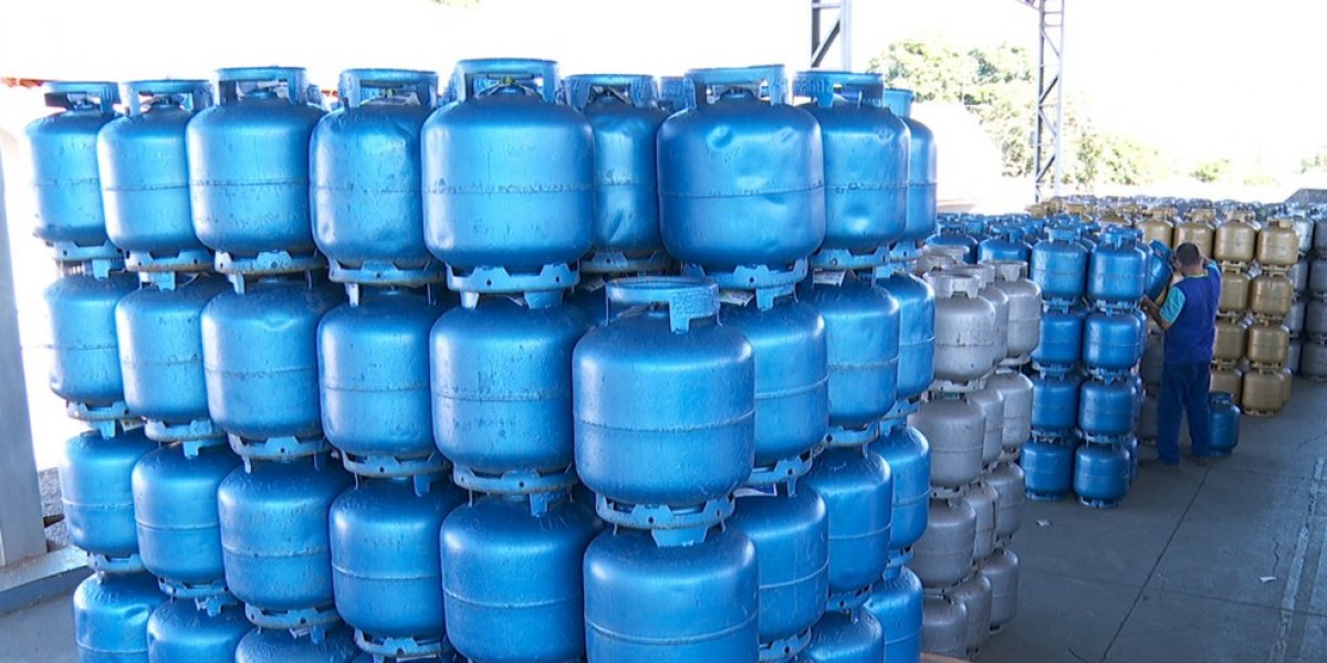Gás de cozinha terá aumento de até R$ 10 na Bahia a partir de setembro