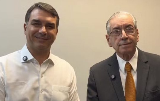 Flávio Bolsonaro grava vídeo em apoio a Eduardo Cunha para deputado por MG