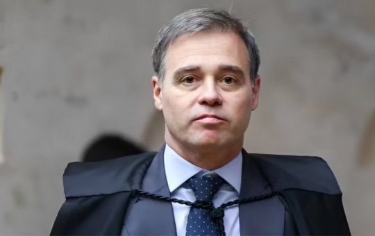 Produtora de "Dark Horse" pede que Mendonça suspenda a investigação em SP