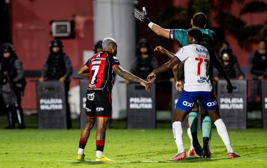 Jogadores do Vitória são punidos no STJD após confusão com Jean Lucas no Ba-Vi