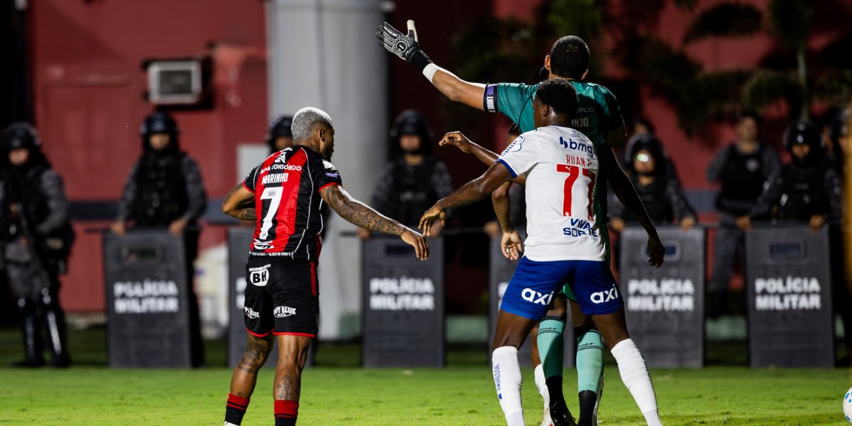 Jogadores do Vitória são punidos no STJD após confusão com Jean Lucas no Ba-Vi