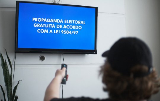Horário eleitoral gratuito começa nesta sexta-feira (28) no rádio e na TV; veja regras