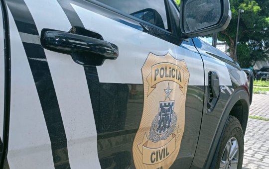 Dois irmãos são presos suspeitos de assaltar postos de combustíveis em Feira de Santana