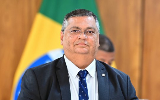 Flávio Dino faz alerta sobre emendas e regularização fundiária durante agenda em Salvador