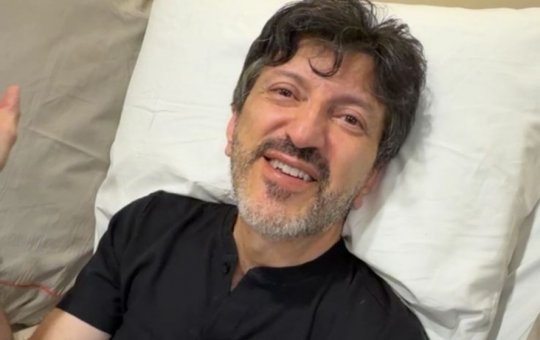 Lito Sousa comemora 4 milhões de inscritos no YouTube durante recuperação no hospital