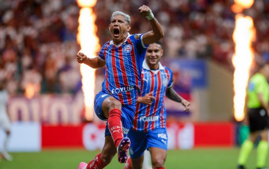 Com dois gols de Erick Pulga, Bahia vence o Internacional