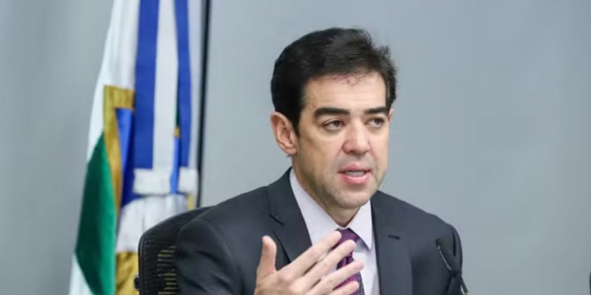 Bruno Dantas renuncia ao TCU e Alcolumbre deve indicar Rodrigo Pacheco para vaga