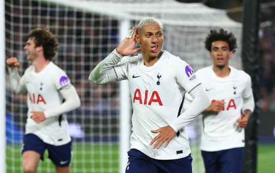Richarlison se pronuncia após possível retorno ao Everton e indica permanência no Tottenham