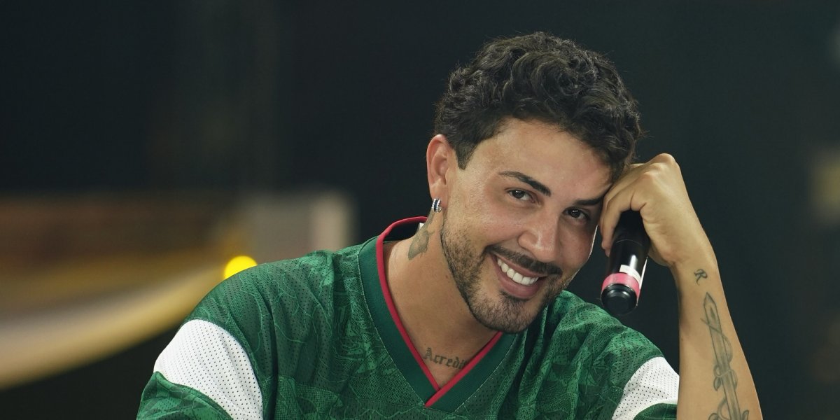 Carlinhos Maia reage a ataques após fotos íntimas: "Estou solteiro"