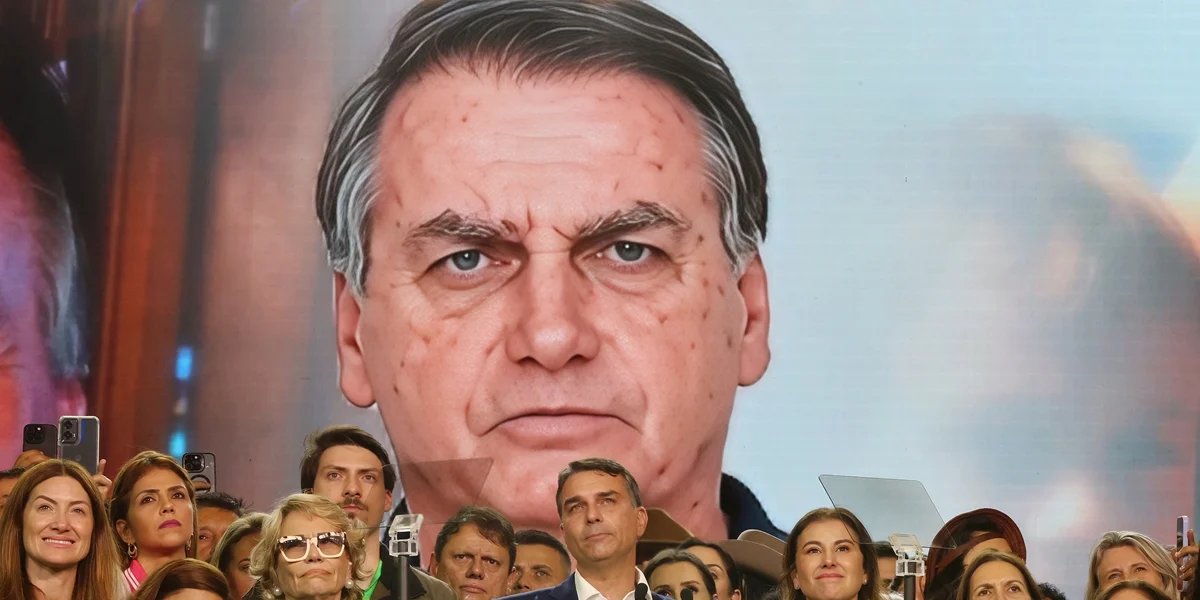 TSE julga uso de inteligência artificial em campanha de Flávio Bolsonaro