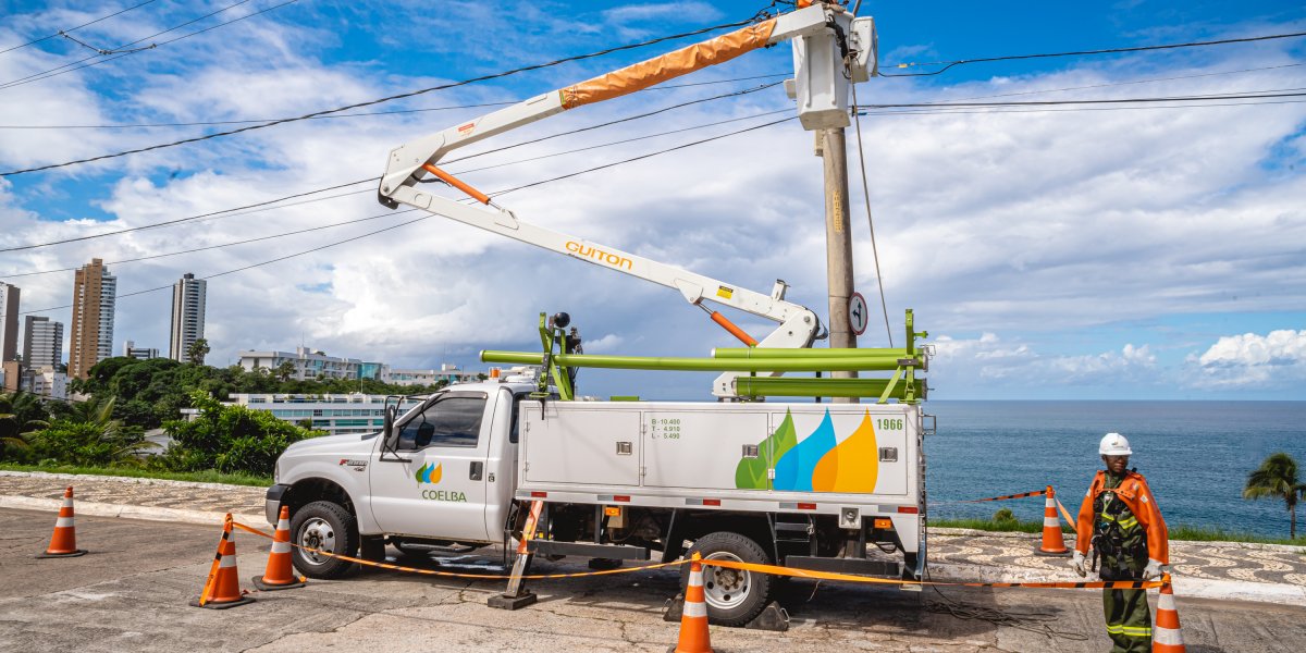 Bairros de Salvador ficam sem energia nesta terça-feira (1º)