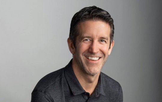 John Ternus assume oficialmente como CEO da Apple após 15 anos de Tim Cook