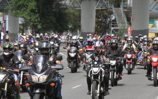 Motoboys e entregadores fazem paralisão em Salvador por taxa mínima de R$10 nas corridas