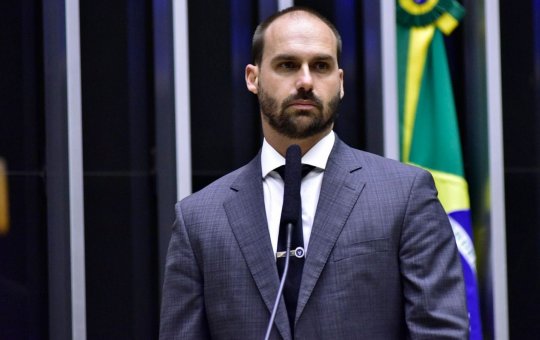 TSE determina remoção de publicações de Eduardo Bolsonaro sobre segurança das urnas
