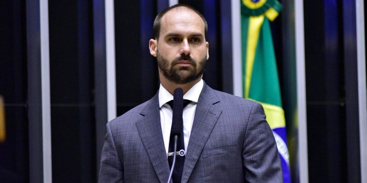 TSE determina remoção de publicações de Eduardo Bolsonaro sobre segurança das urnas