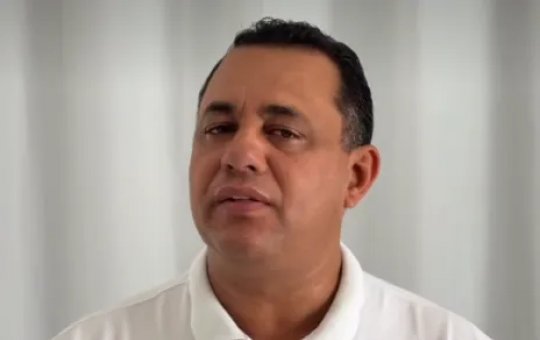 Prefeito baiano é multado pelo TCM após 152 trocas de baterias em menos de um ano