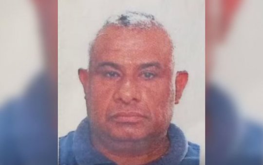 Gari se desequilibra de caminhão de coleta e é atropelado pelo veículo no interior da Bahia