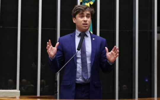 Nikolas usa documento falso atribuído à PF para se defender de mensagens com Vorcaro