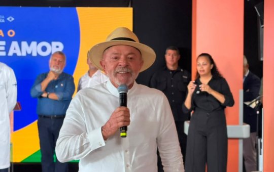Lula diz que SUS voltou “das cinzas” e responsabiliza negacionismo por mortes na pandemia
