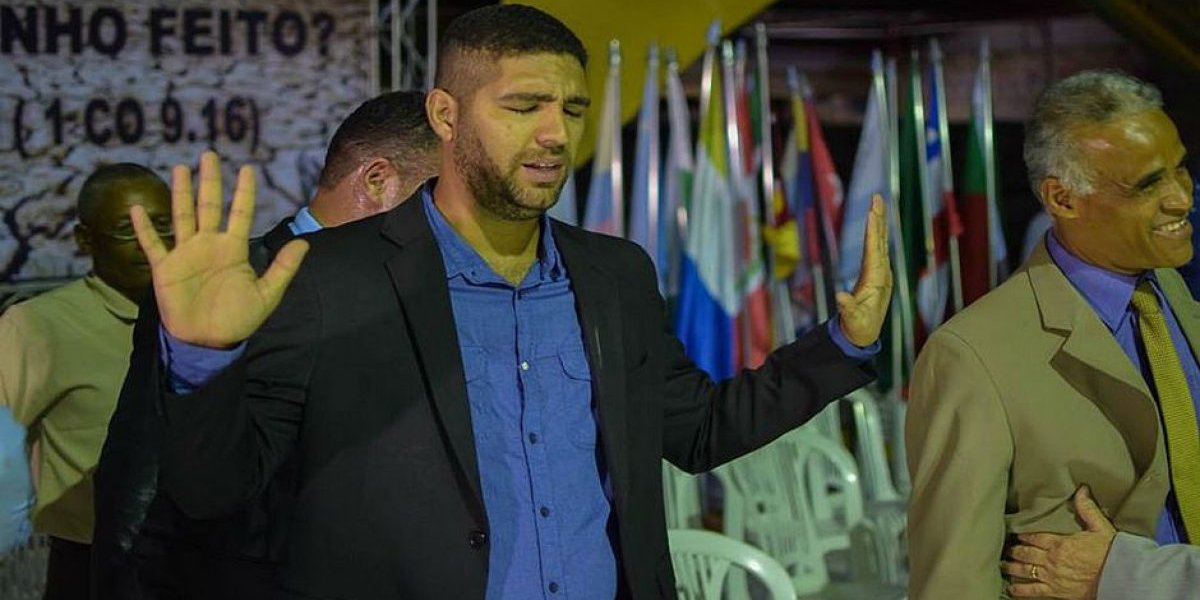 Laudo do IML: João Isidório pulou de cabeça no mar, desmaiou e fraturou cervical