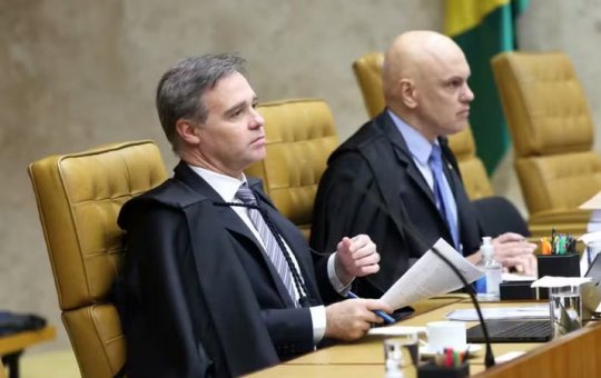 Ministros aposentados do STF cobram Fachin por apuração 'rigorosa' de crise na Corte