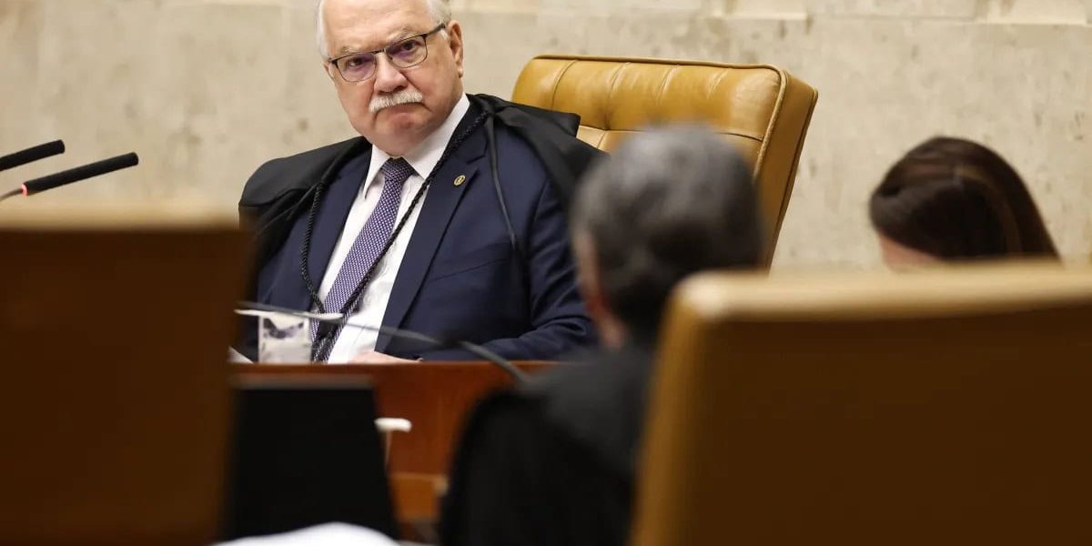 Fachin dá 72 horas para Mendonça se manifestar sobre o pedido da AGU sobre chefe da PF