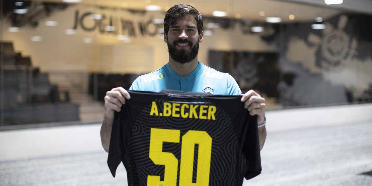 Alisson comemora 50ª partida pela Seleção Brasileira e sonha com mais