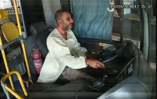 VÍDEO: Homem deixa hospital de avental, furta ônibus e é perseguido pela polícia no DF
