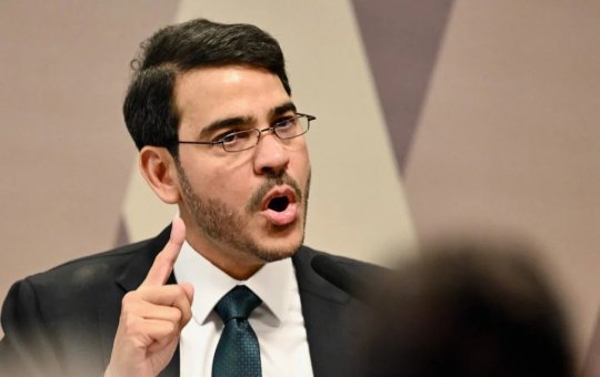 Jorge Messias procurou Fachin antes de decisões para conter crise entre STF e PF